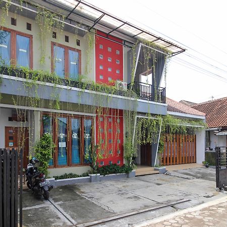 RedDoorz near Hartono Mall Kejayan Zewnętrze zdjęcie