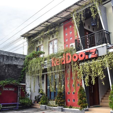 RedDoorz near Hartono Mall Kejayan Zewnętrze zdjęcie